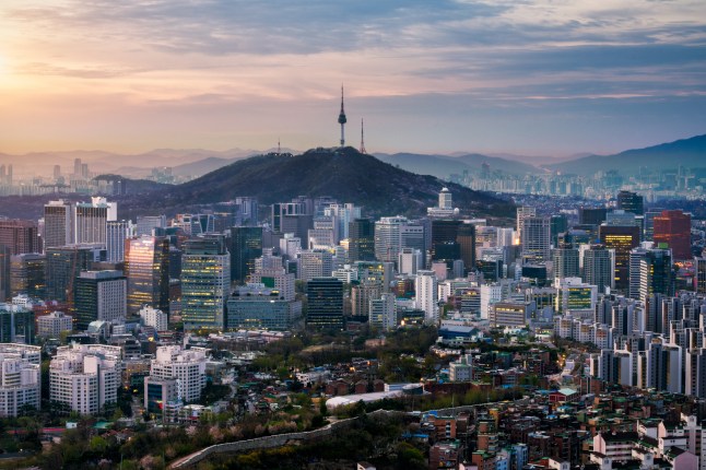 Sunrise scene of Seoul downtown city skyline.