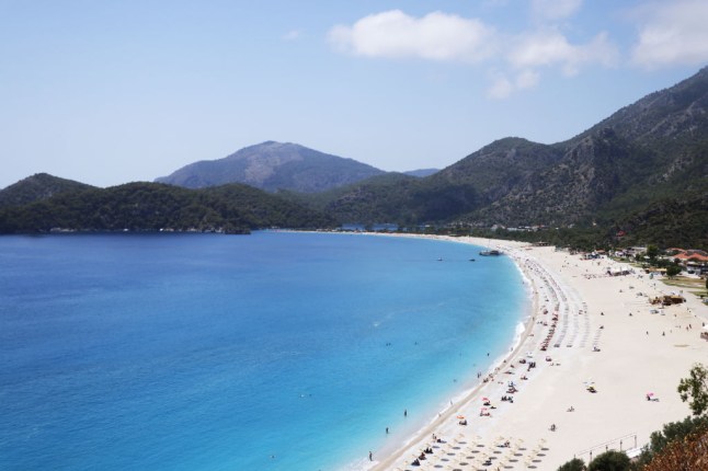 Grandparents and grandchildren meet on beaches in Turkey