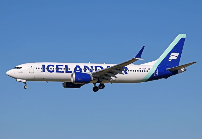 Diverse aircraft landing in Barcelona