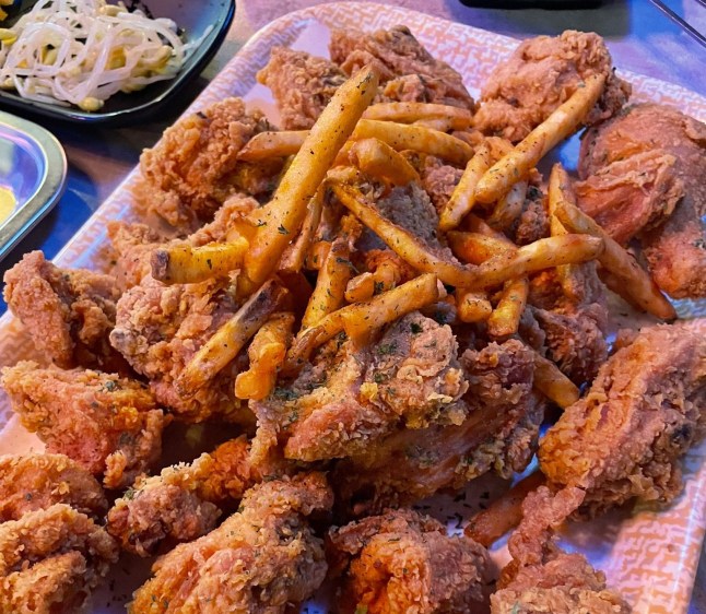 Korean fried chicken and chips in Seoul